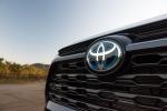 Toyota RAV4 XLE Hybrid 2018 года (NA)
